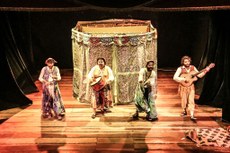 Walter Olivério, Wladimir Santiago e Aquiles Nud são os contadores de ‘causos’, e Lívio Brandão executa a música ao vivo