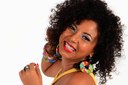 Conhecida carinhosamente como “A Patativa do Cariri”, Sandra Belê canta e encanta com sua poesia  e musicalidade