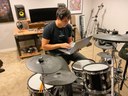 Geraldo Ramos, um dos de- senvolvedores do aplicativo, explica que a ideia surgiu do fato dele ser músico e sentir a necessidade de isolar a bateria em algumas músicas para tocar junto Geraldo Ramos, um dos de- senvolvedores do aplicativo, explica que a ideia surgiu do fato dele ser músico e sentir a necessidade de isolar a bateria em algumas músicas para tocar junto