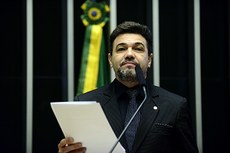 Militante do PSC acusa o deputado Marco Feliciano (PSC-SP) de tentar estuprá-la 
