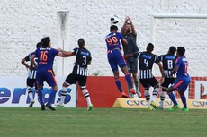 A zaga do Botafogo vacilou no segundo tempo ao permitir a virada do Sport; agora volta a sua atenção para o jogo contra o River