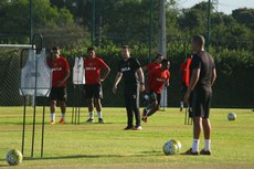 O Sport de Recife enfrenta o Figueirense em casa, e tem amplas possibilidades de se manter na Série A