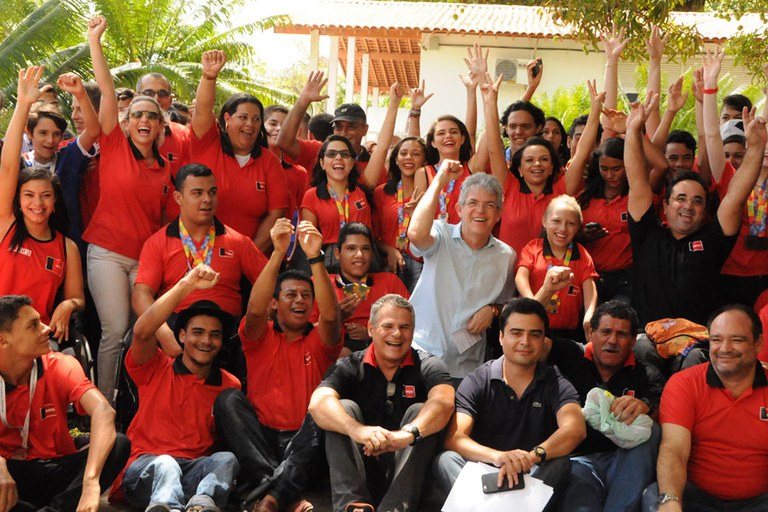 ricardo recebe atletas paralimpico foto jose marques (3).jpg