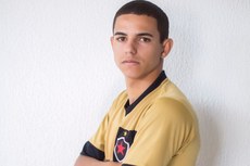 O volante Djavan é a maior revelação do Botafogo nos últimos 10 anos e vem por isso bastante valorizado