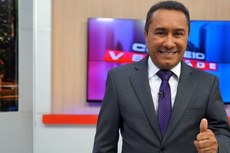 Foi apurado em Inquérito Civil Público que Samuka manteve o recebimento cumulativo de remunerações extraídas dos cofres públicos