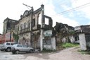 O abandono dos casarões pode ser visto em vários pontos do Centro, como na avenida Visconde de Pelotas e na rua Duque de Caxias
