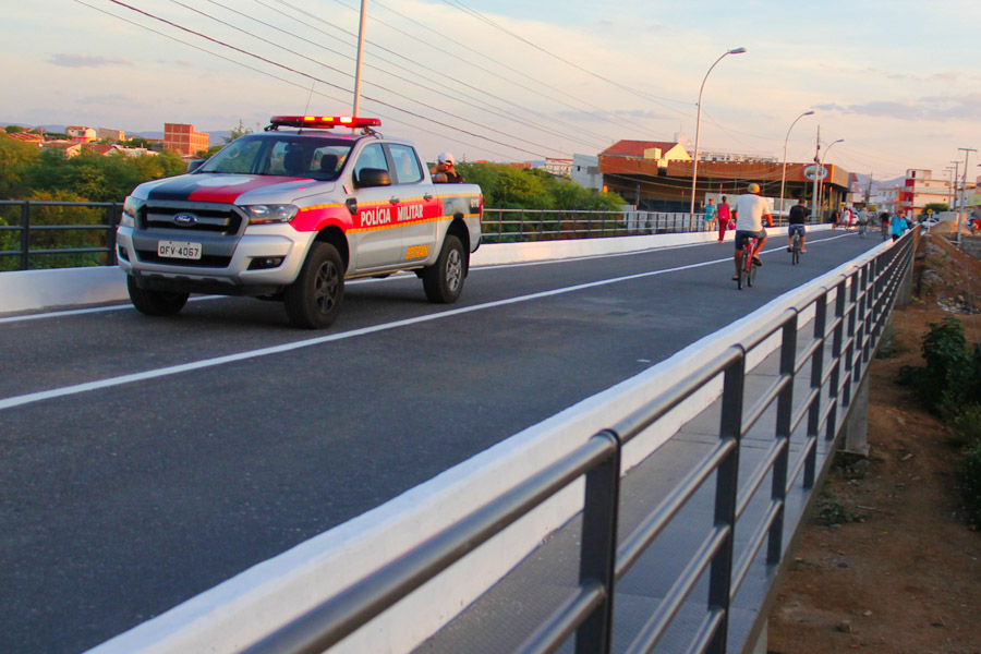 PATOS ENTREGA PONTE21-foto José Marques.jpg
