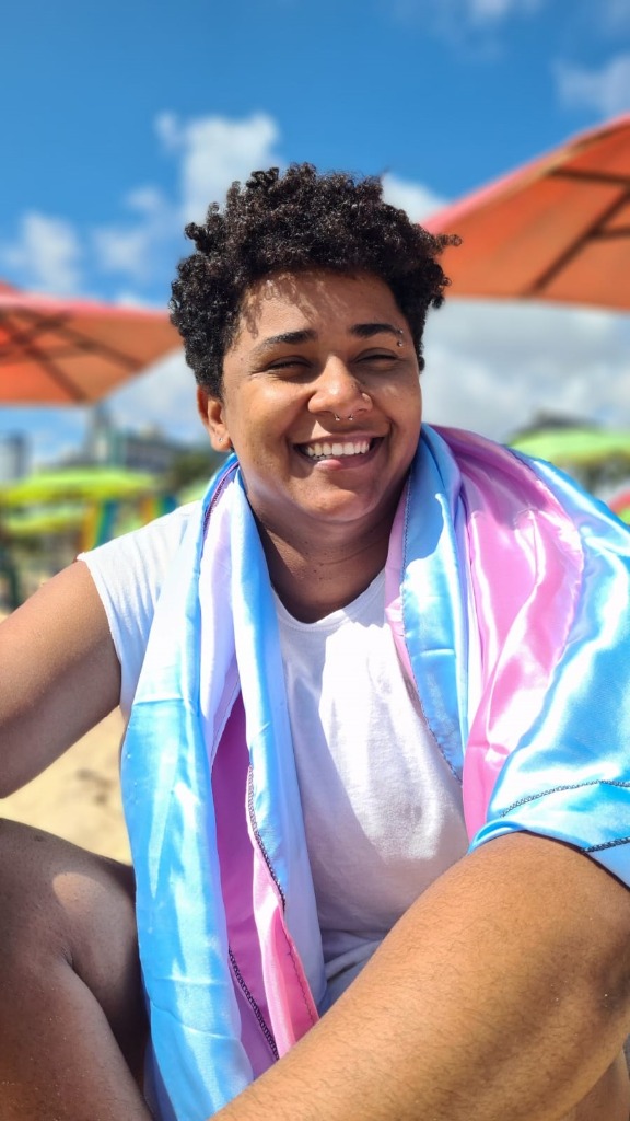 EMISSÃO DE RG Victor Bernardo - homem trans - operador de telemarketing FOTO CERVO PESSOAL valendo.jpg