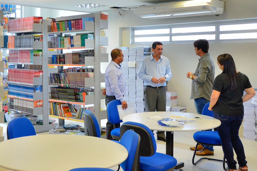 sec_educacao entrega equipamentos a escola tec_bayeux_foto delmer rodrigues (1).jpg