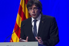 O presidente da Catalunha, Carles Puigdemont, comparecerá ao Parlamento para avaliar os resultados do referendo proibido 