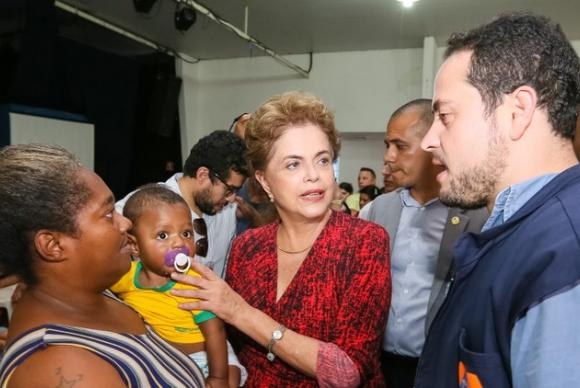 dilma_e_a_chuva.jpeg dilma_e_a_chuva.jpeg