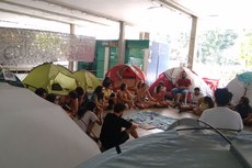 Ação iniciada na segunda-feira abriga estudantes em 22 barracas