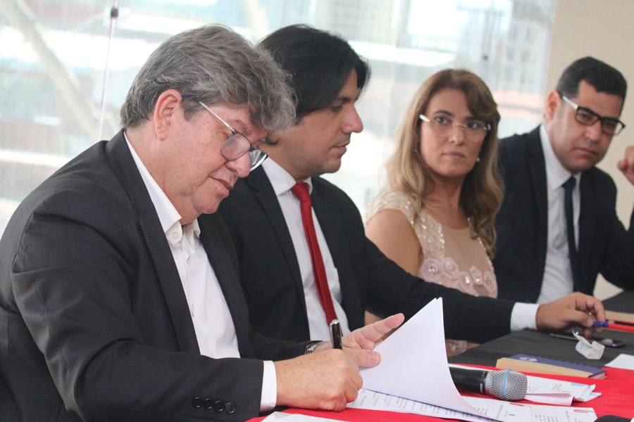 joao assinatura de decreto foto francisco franca (5).JPG