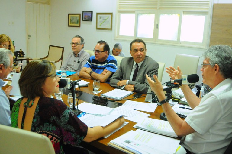 ricardo no programa fala governador_foto jose marques (1).jpg