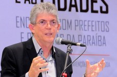 O governador Ricardo Coutinho disse que o dinheiro deve retornar aos cofres públicos