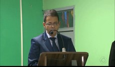 Luiz Antônio de Miranda Alvino (PSDB), prefeito em exercício, que foi filmado pedindo dinheiro (R$ 100 mil) a um empresário da cidade, um dia antes da prisão do então prefeito de Bayeux, Gutemberg Lima Davi (Berg Lima)