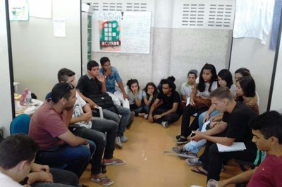 Manifestantes pretendem manter ocupações em escolas, universidades e institutos federais até que medidas sejam revogadas