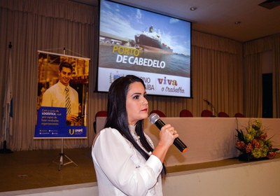 Gilmara Temóteo, presidente da Companhia Docas, comemora aumento na movimentação de cargas mesmo em tempos de crise