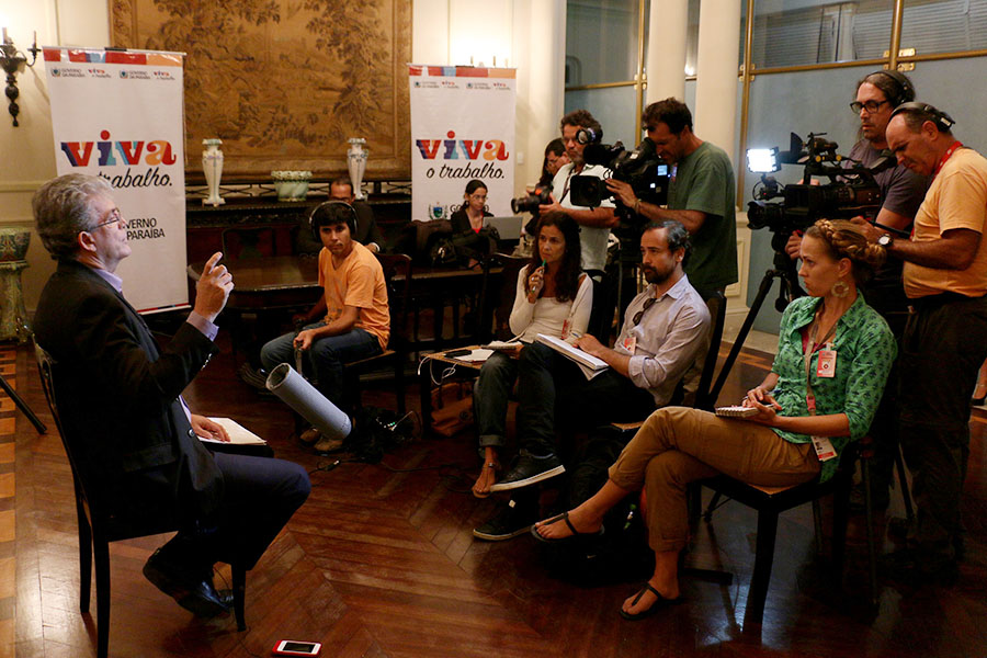 ricardo fala para imprensa internacional_0003.JPG