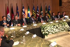 No ‘Encontro dos Governadores do Nordeste’ foi assinado um termo de cooperação pelos governadores e elaborada a ‘Carta de Teresina’