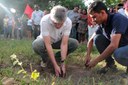 Ricardo ainda plantou uma muda de árvore e conheceu as dependências do Centro de Formação do Movimento sem Terra