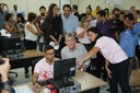 No lançamento, o governador Ricardo Coutinho fez contato na Sala de Monitoramento com uma das mães atendidas pelo programa