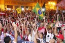 Cerca de dez mil pesoas lotaram o Ponto de Cem Réis, no Centro de João Pessoa, para dizer não ao impeachment da presidente Dilma