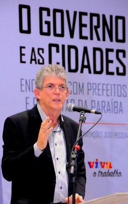 "Independente de partidos políticos, todos foram convidados e a grande maioria atendeu nosso chamado", disse Ricardo