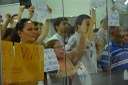 Servidores municipais da Saúde e da Educação protestaram por melhores salários e condições de trabalho