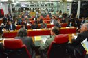 Servidores municipais da Saúde e da Educação protestaram por melhores salários e condições de trabalho