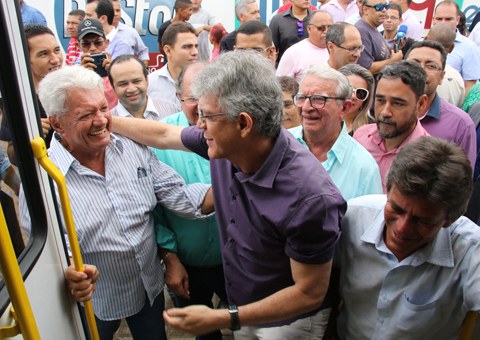 ricardo - consorcio-metropolitano 03.jpg