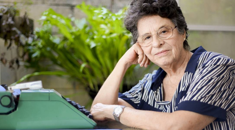 Maria Valéria Rezende lança o livro “Carta à Rainha Louca”