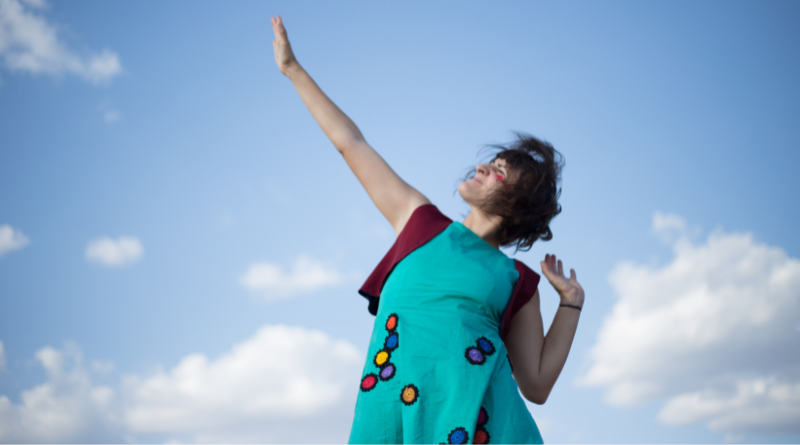 Guadalupe Merki ministra oficina e apresenta espetáculo em Ouro Velho