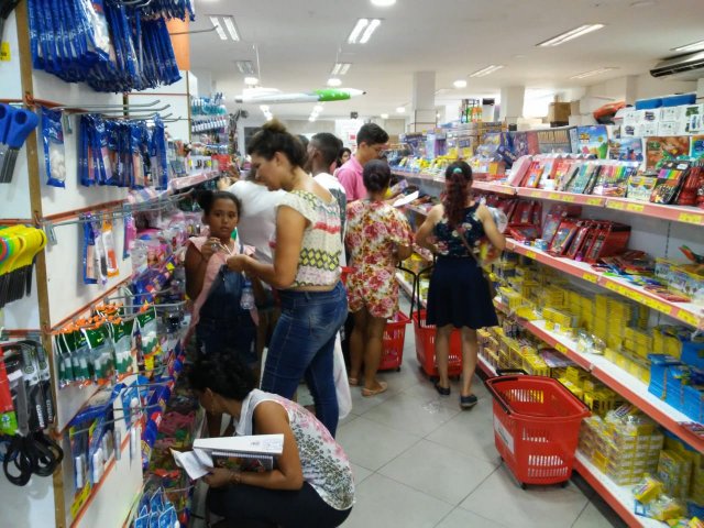 PROCON-PB ORIENTA SOBRE MATRÍCULAS, MENSALIDADES E COMPRA DE MATERIAL ESCOLAR