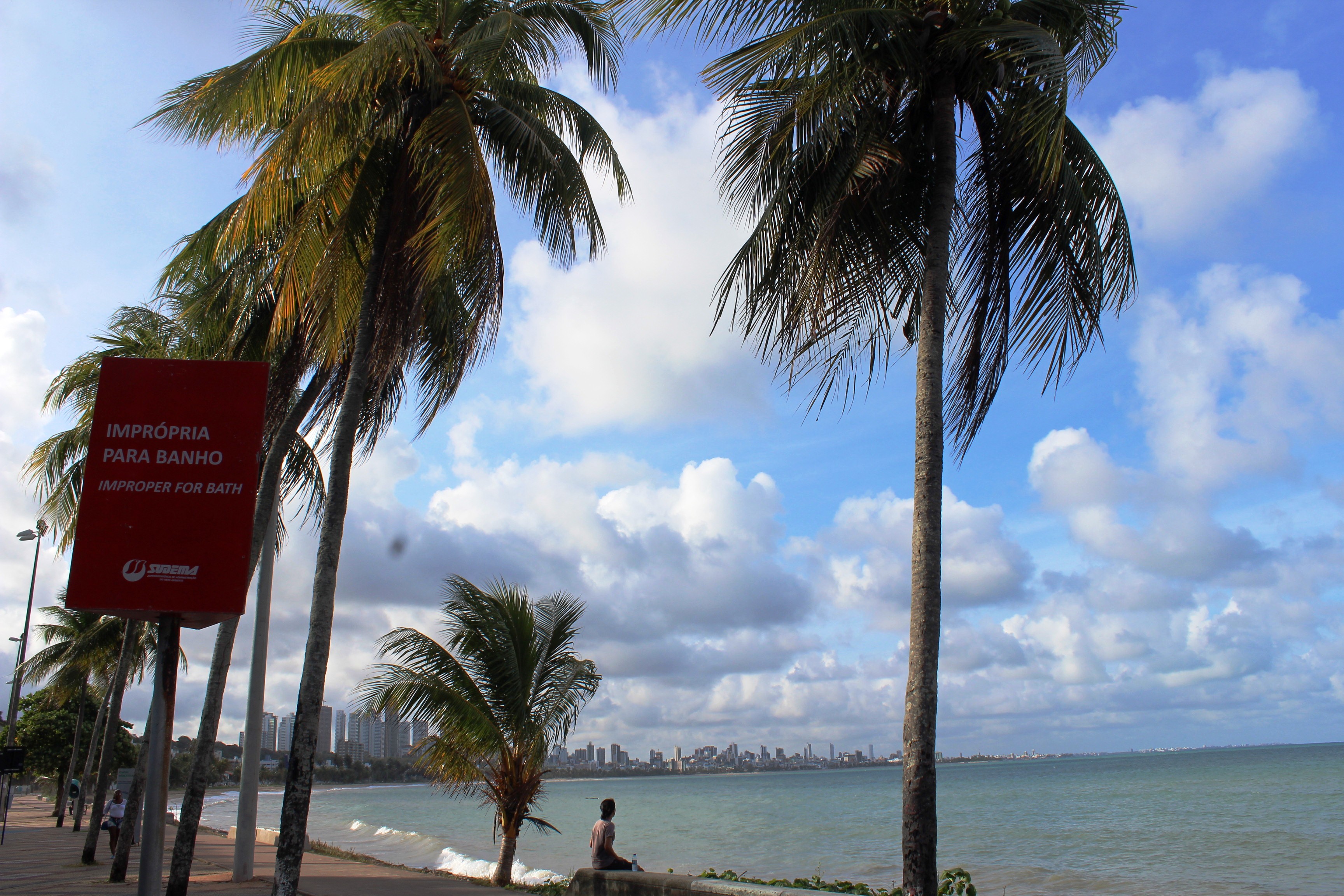Placas de Sinalização nas Praias