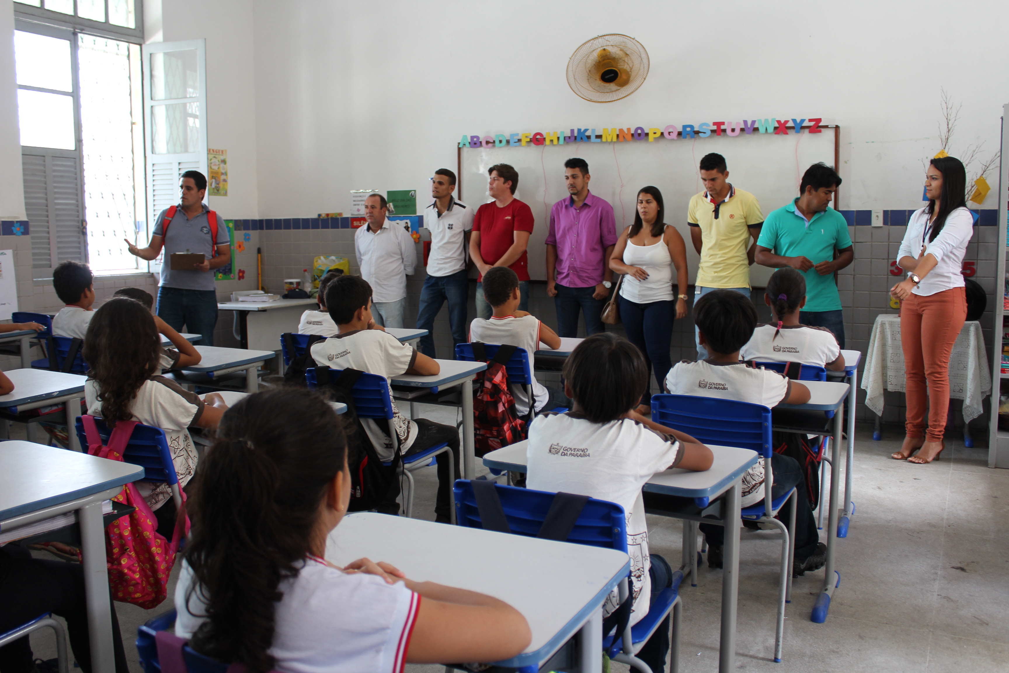 Participantes dão palestra