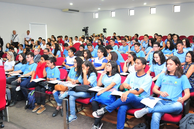 Estudantes segundaristas.JPG