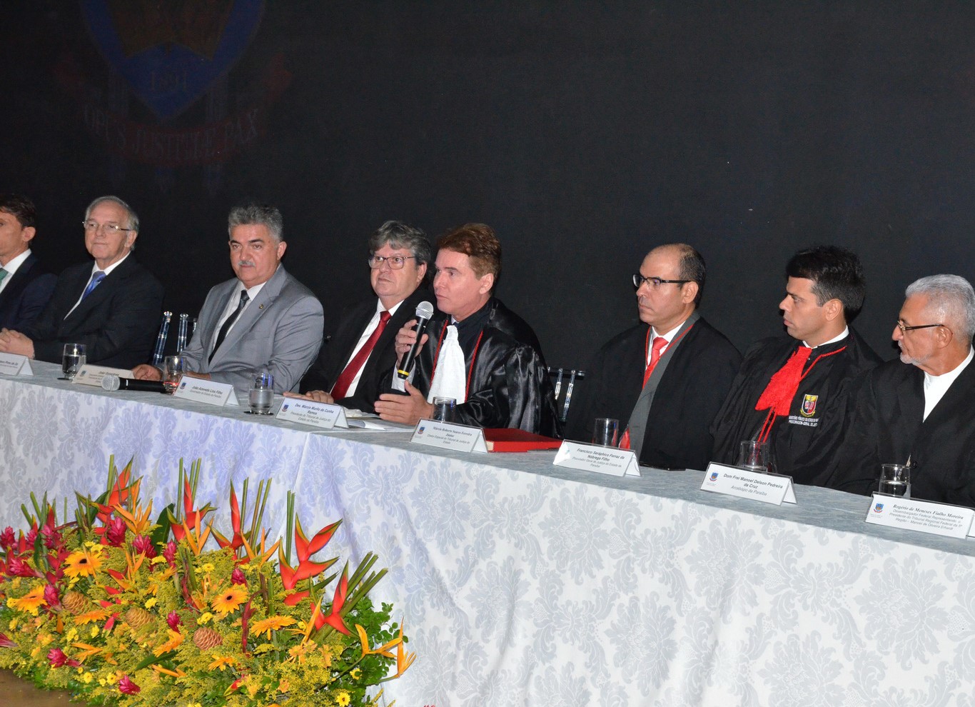 MESA DIRETORA ARNÓBIO2 (2).jpg